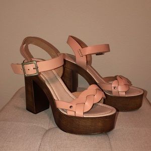 NWOT ASOS Leather Strappy Wooden Block Heels Sandals Made in Italy